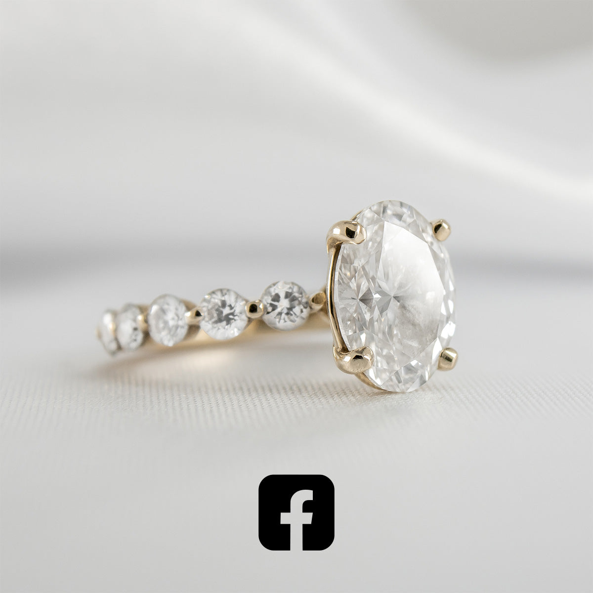 The Robin Oval Diamond Engagement Ring | Lisa Robin