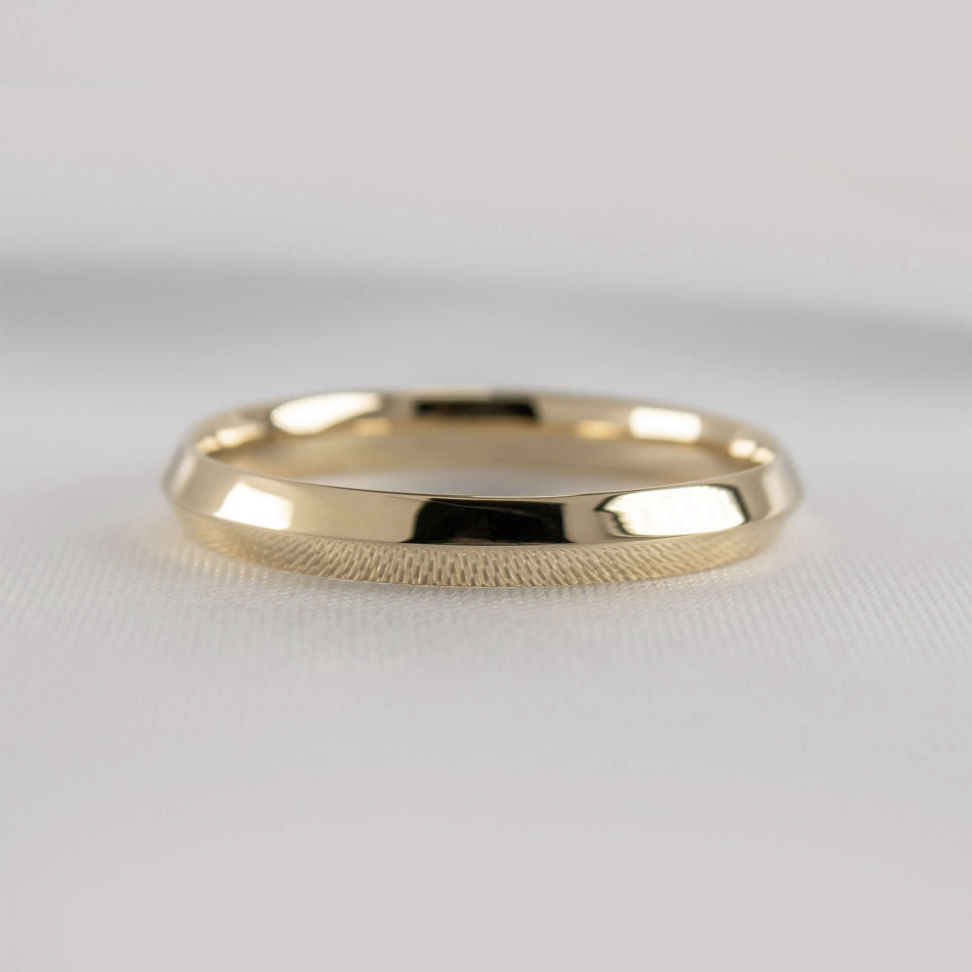 The Flynn Knife Edge Wedding Ring - Lisa Robin