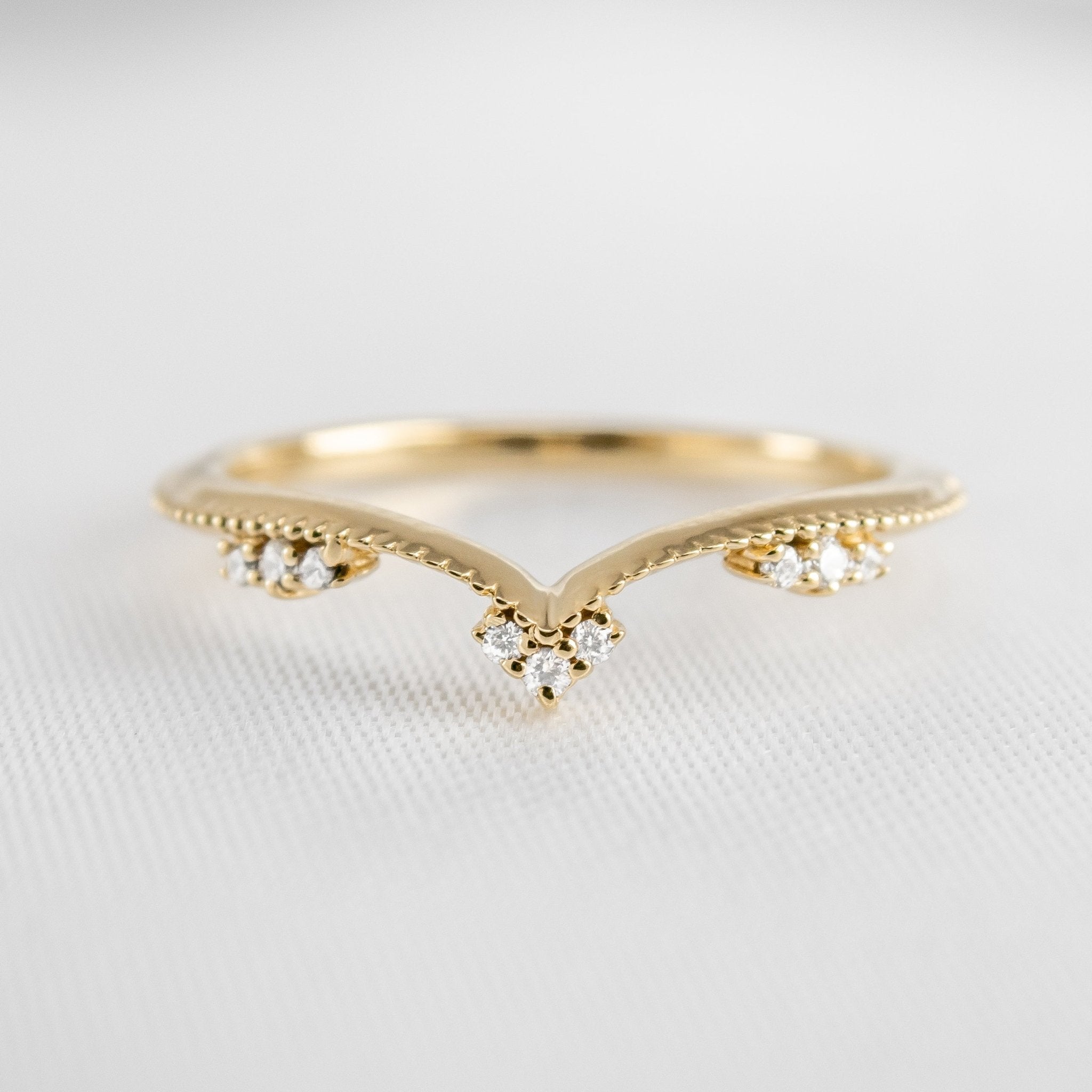 The Matilda Vintage Chevron Wedding Ring | Lisa Robin#color_10k-yellow-gold