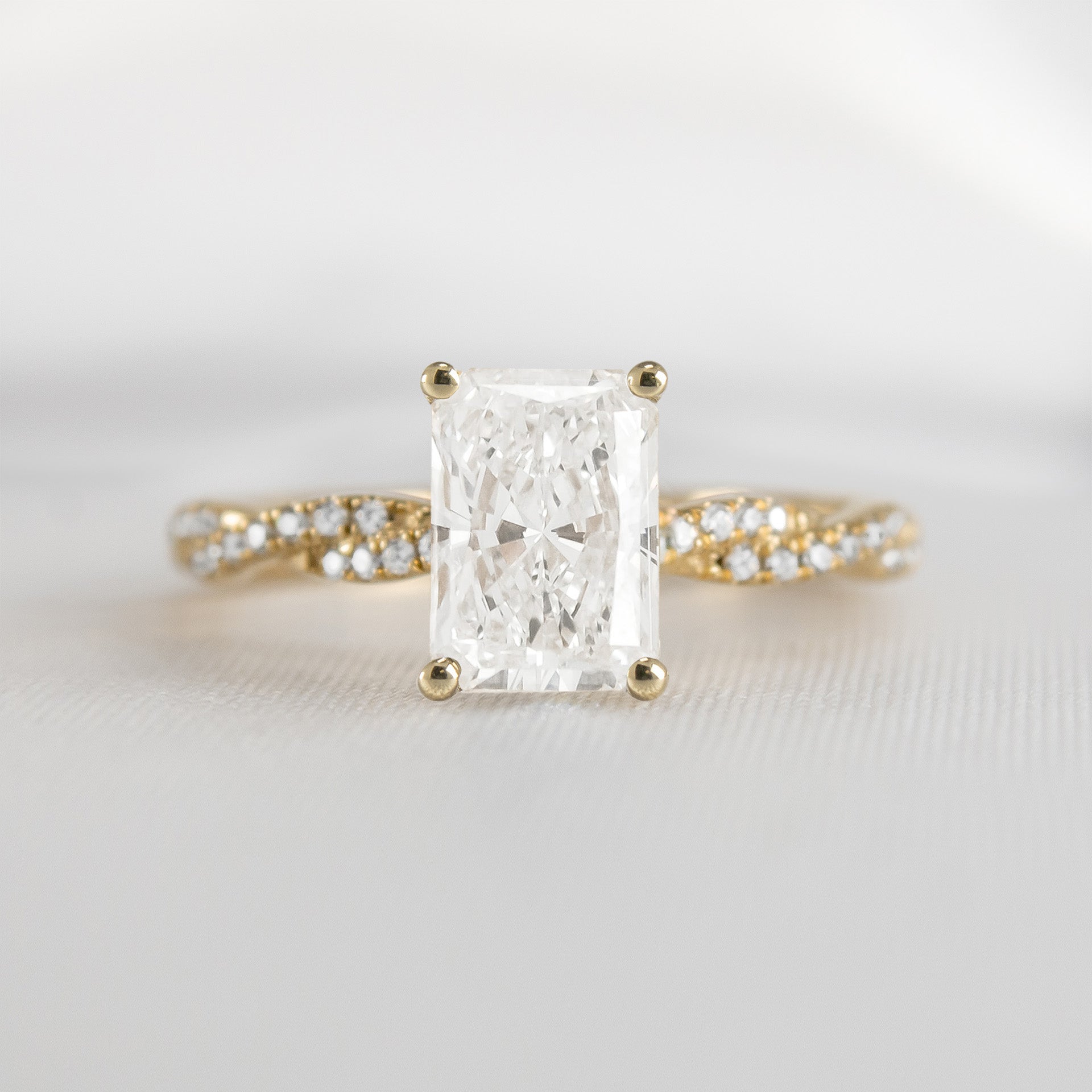 Shown in 1.80 Carat Diamond* The Remy Diamond Twist Engagement Ring | Lisa Robin#color_14k-yellow-gold