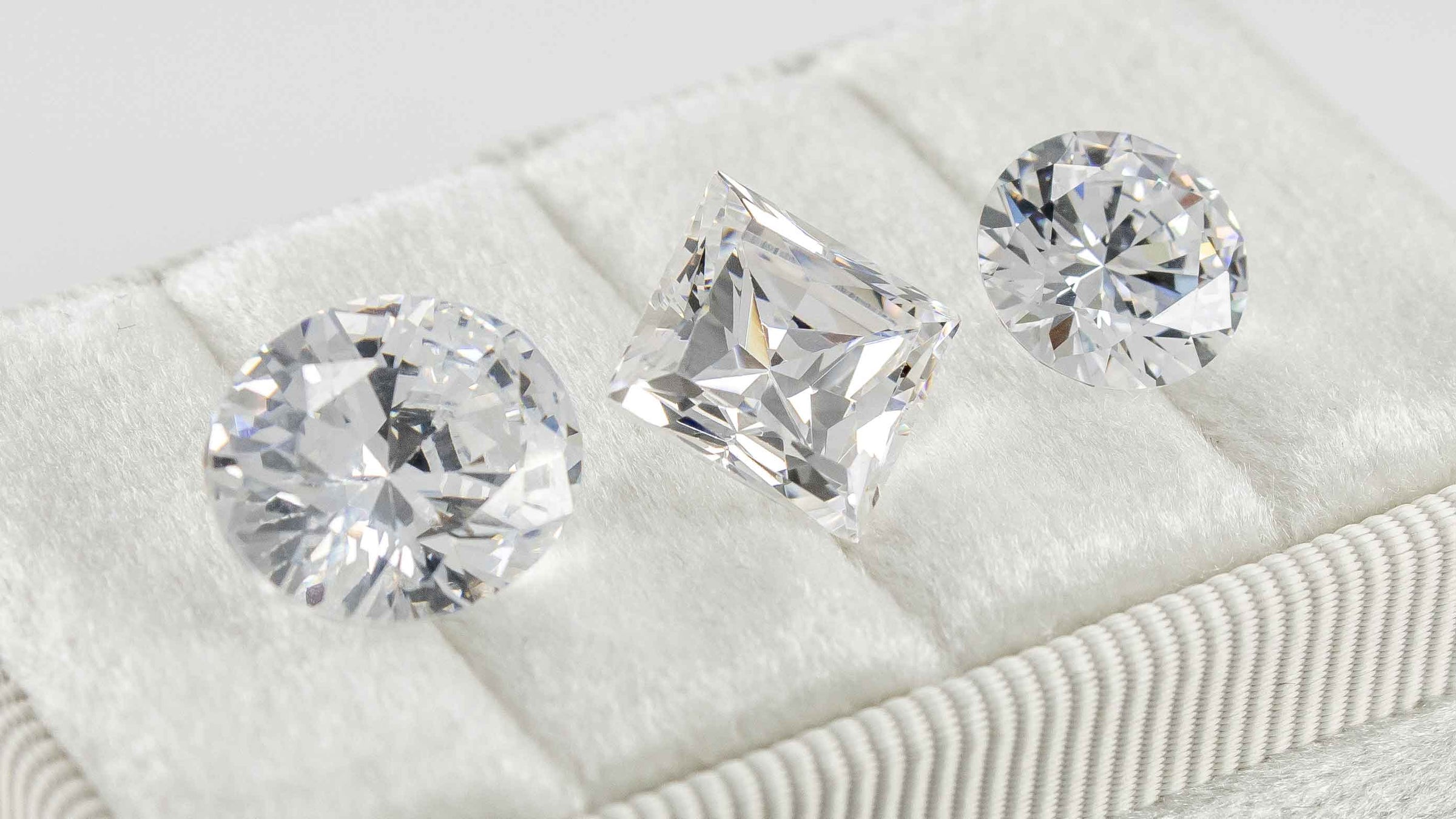 Round Diamond and Princess Diamonds | Lisa Robin