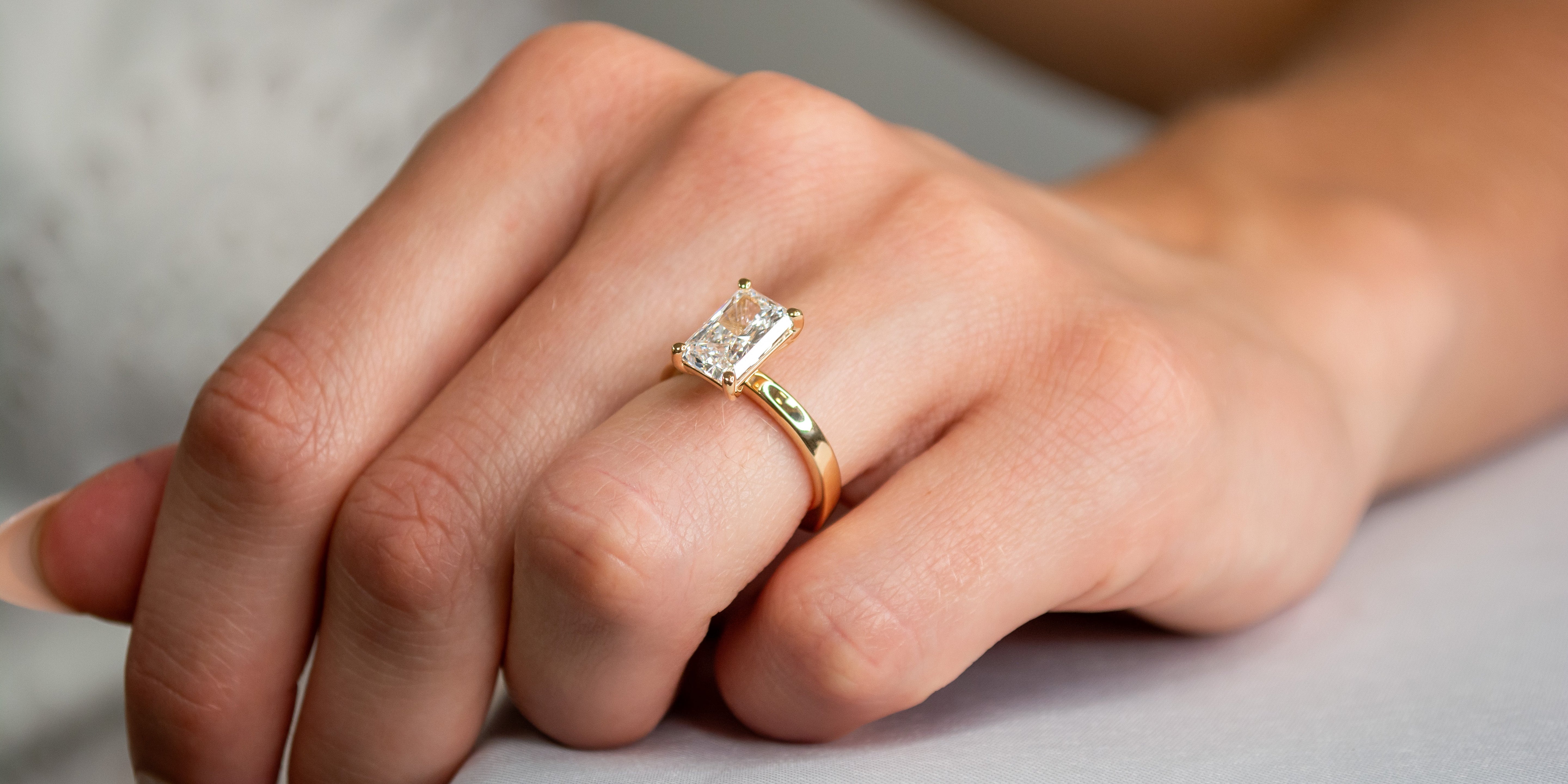 Solitaire Engagement Rings – Timeless Luxury