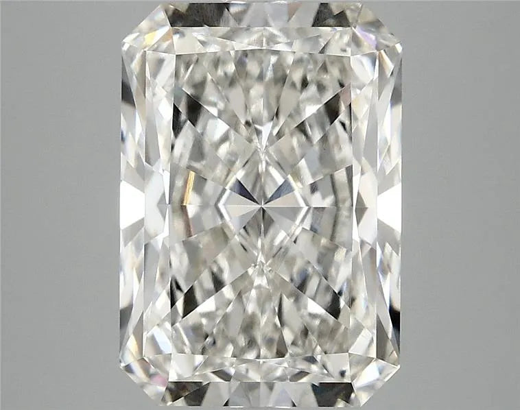 4.09ct Radiant Lab Grown Diamond (Colour G, Clarity VVS2, IGI Certified)