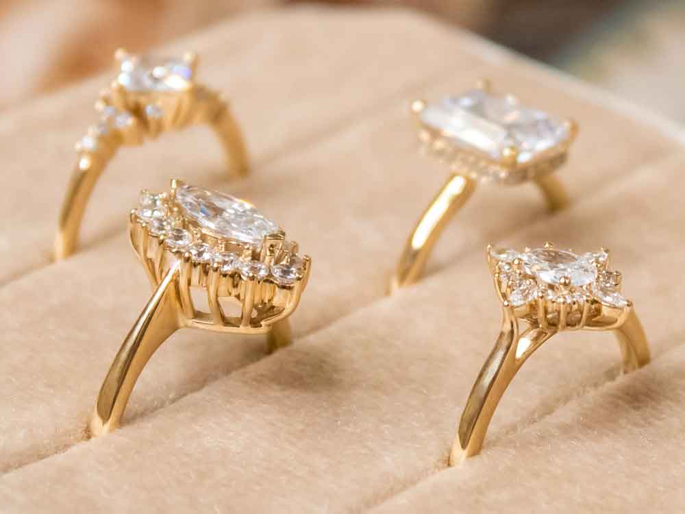 Engagement Rings displayed in a Velvet Box | Lisa Robin