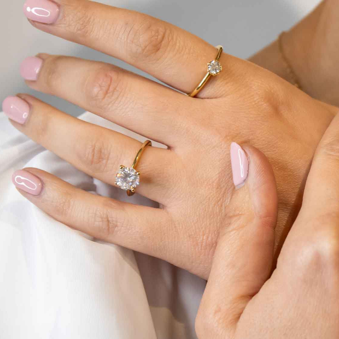 Allison Round Diamond Solitaire Engagement ing | Lisa Robin