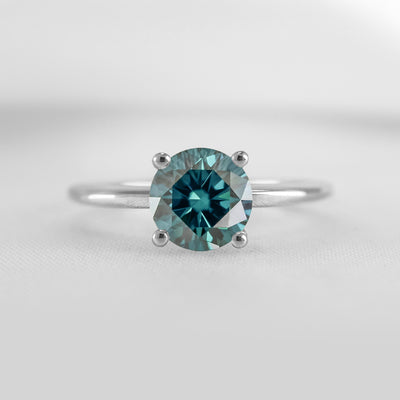 Shown in 1.0 carat Sapphire* The Allison Round Sapphire Engagement Ring | Lisa Robin#color_platinum