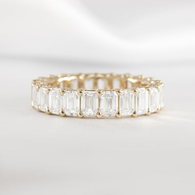 The Aniston Emerald Cut Diamond Eternity Ring | Lisa Robin#color_18k-yellow-gold