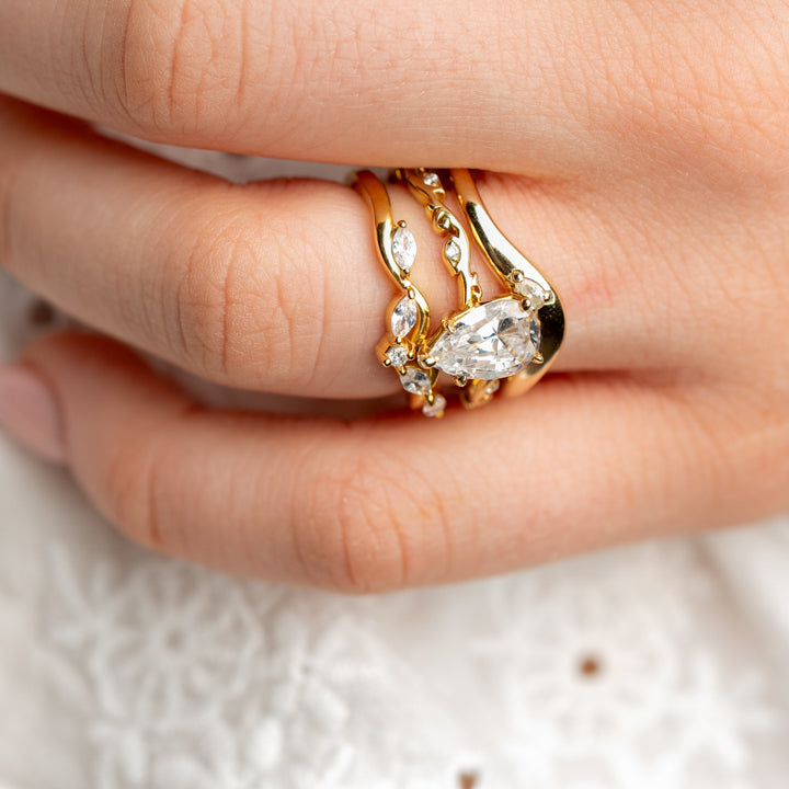 Valentina Curved Diamond Wedding Ring