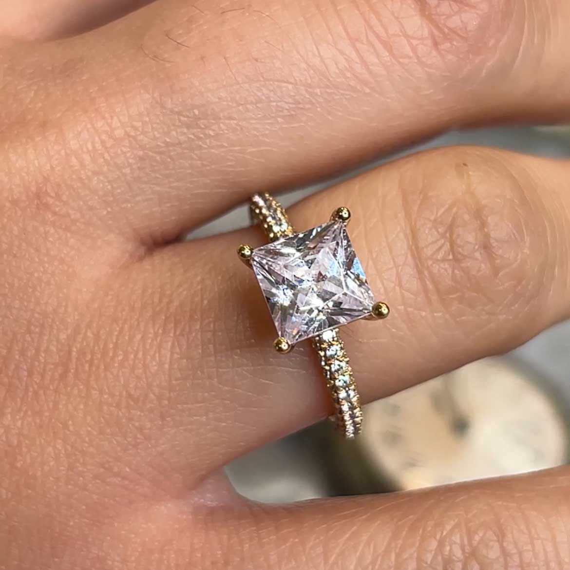 The Ari princess cut diamond engagement ring in yellow gold on model | Lisa Robin