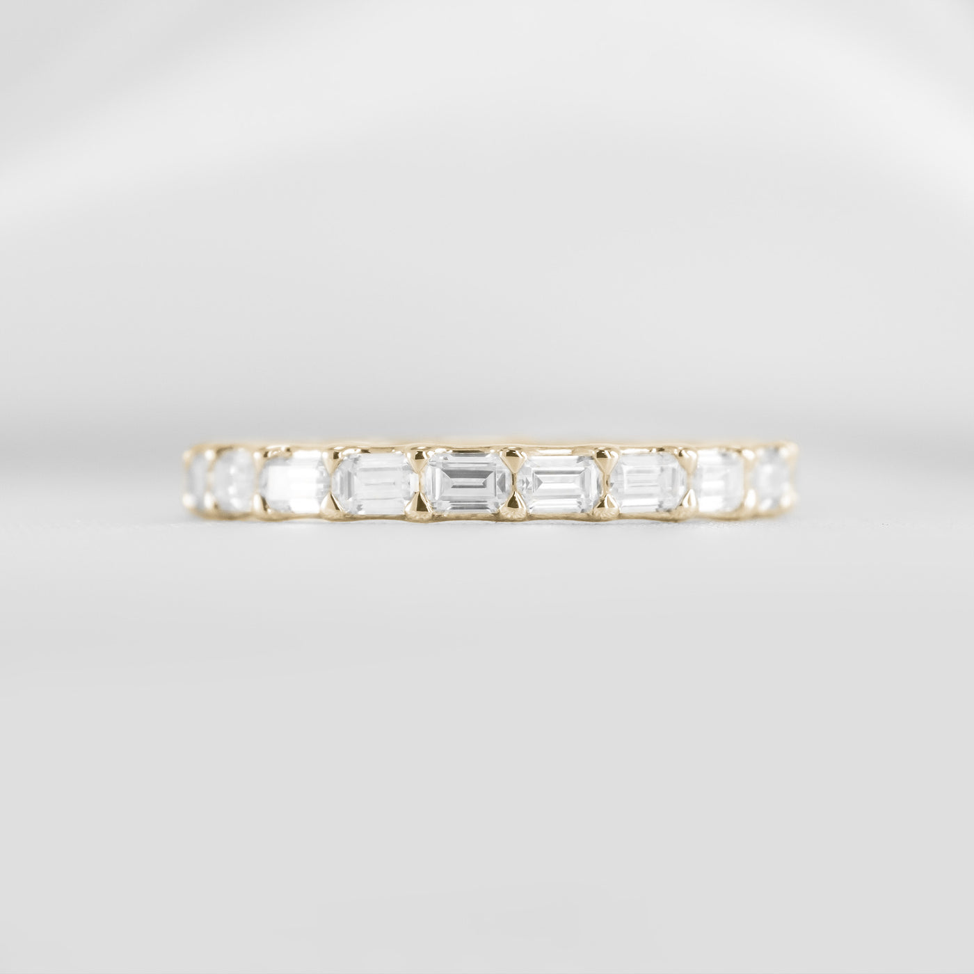 The Avery east west diamond eternity ring | Lisa Robin#color_14k-yellow-gold