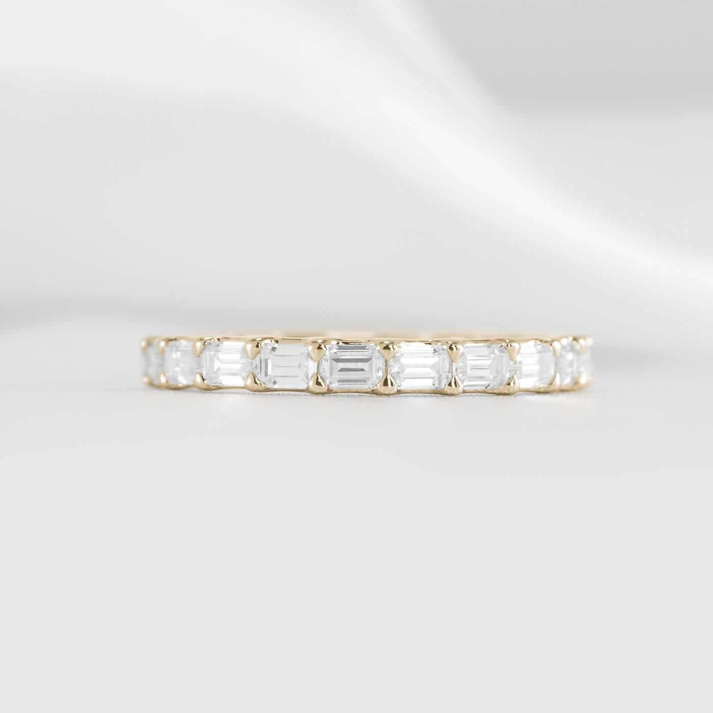 The Avery east west diamond eternity band | Lisa Robin#color_18k-yellow-gold