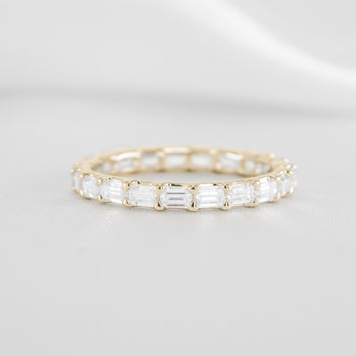 The Avery east west diamond eternity band | Lisa Robin#color_18k-yellow-gold