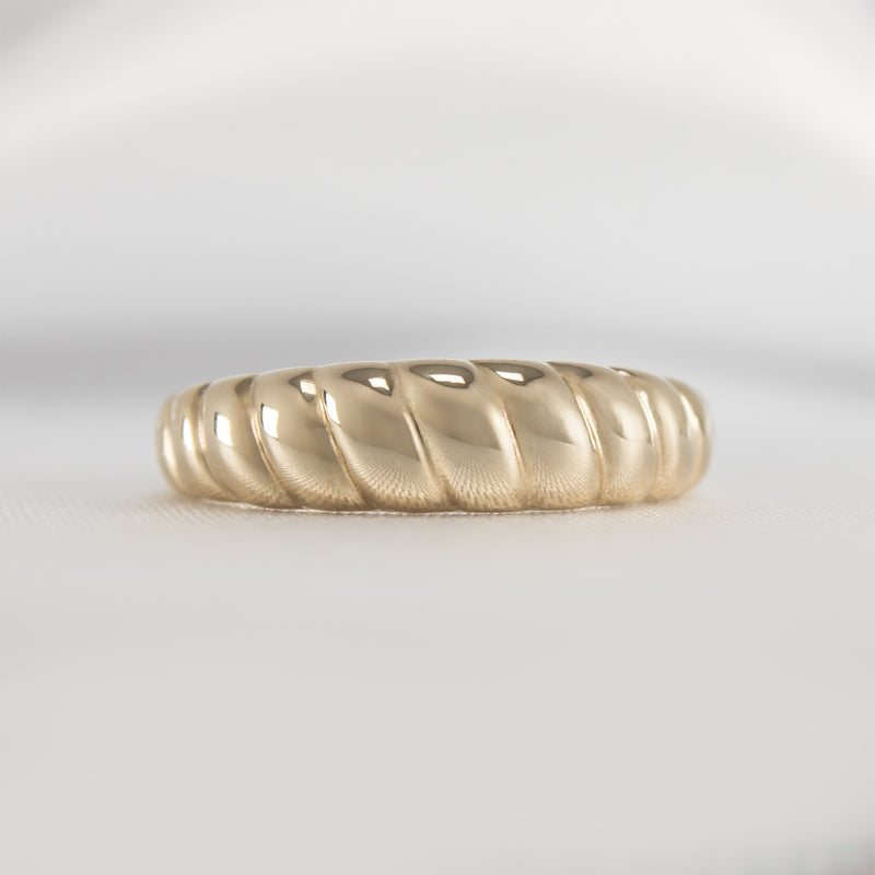 Gold Croissant Ring | Lisa Robin