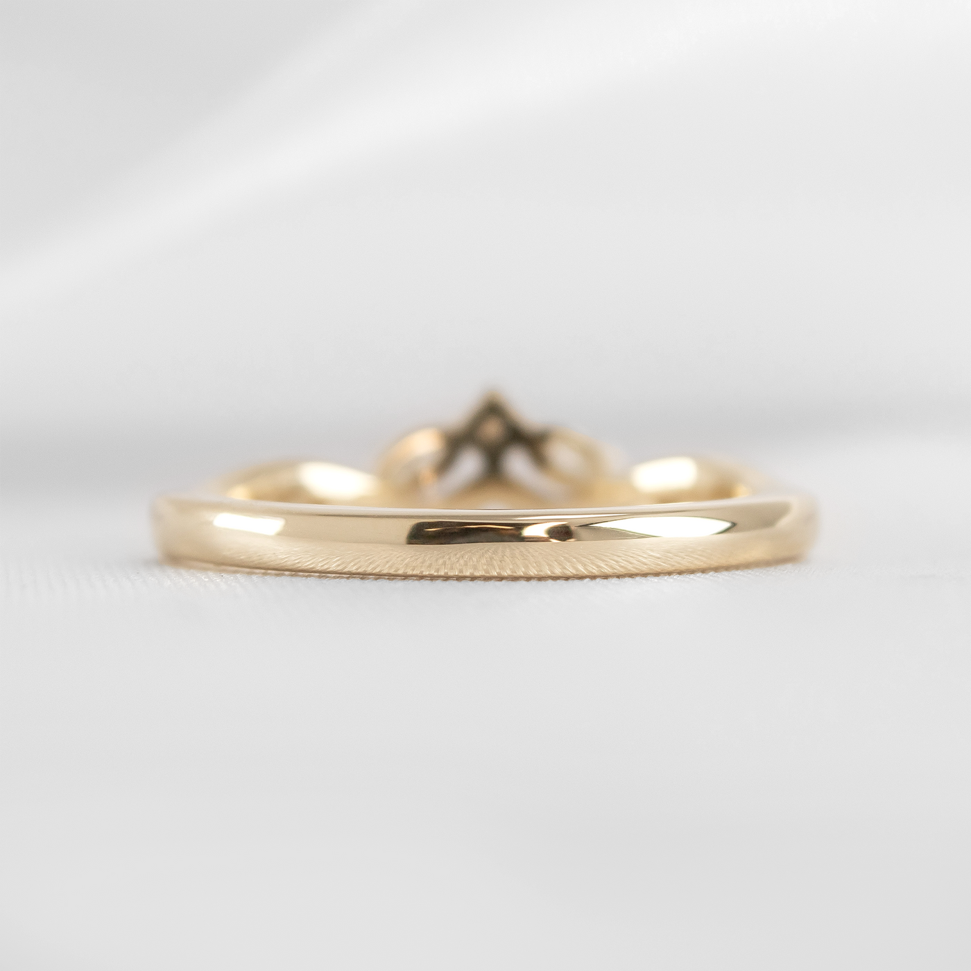The Evara Twist Marquise Diamond Wedding Ring | Lisa Robin#color_14k-yellow-gold
