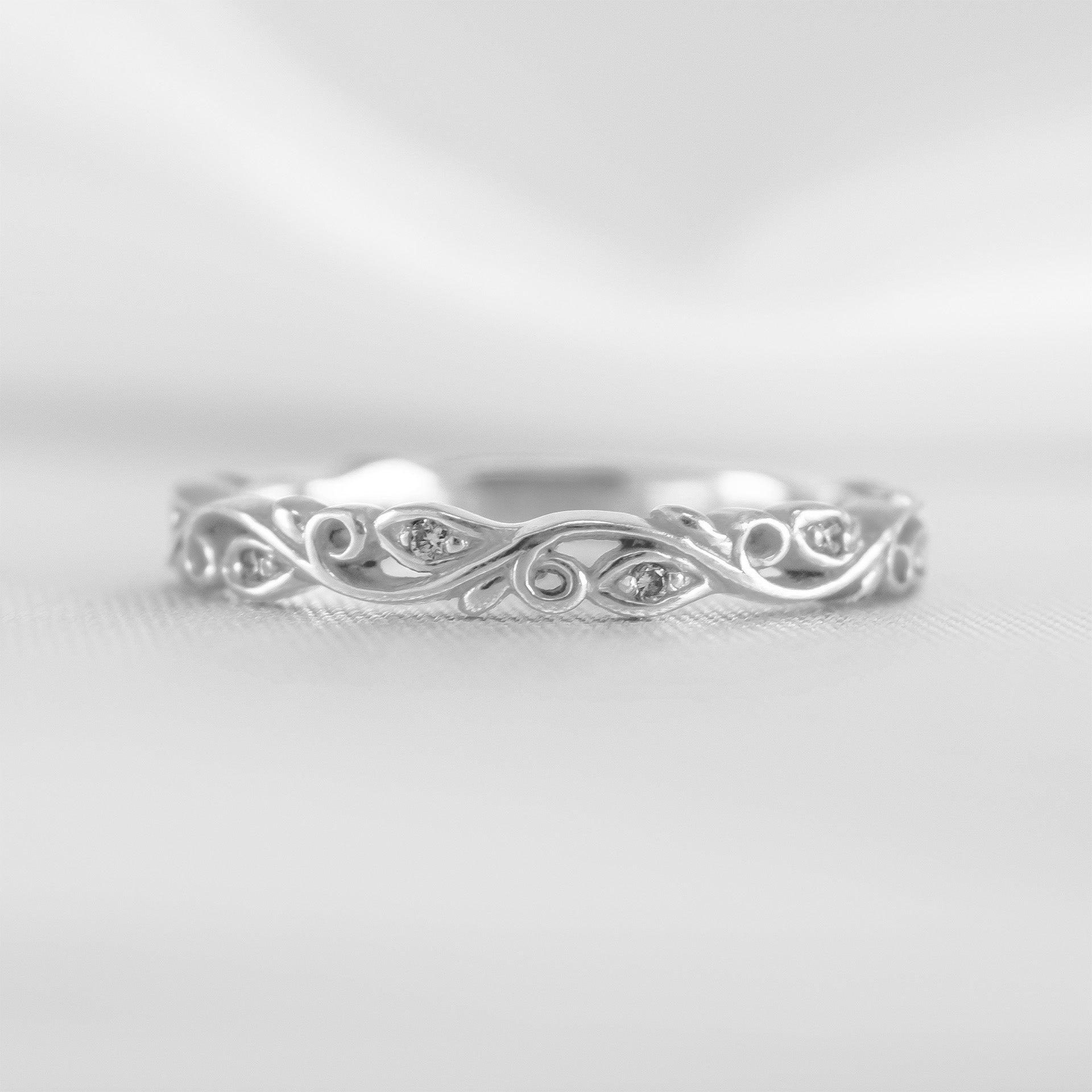Vintage Floral Diamond Wedding Ring | Lisa Robin#color_10k-white-gold