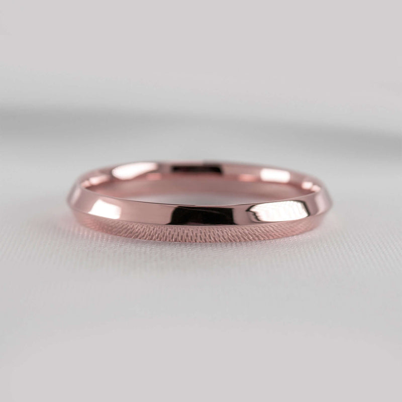 The Flynn Knife Edge Wedding Ring - Lisa Robin