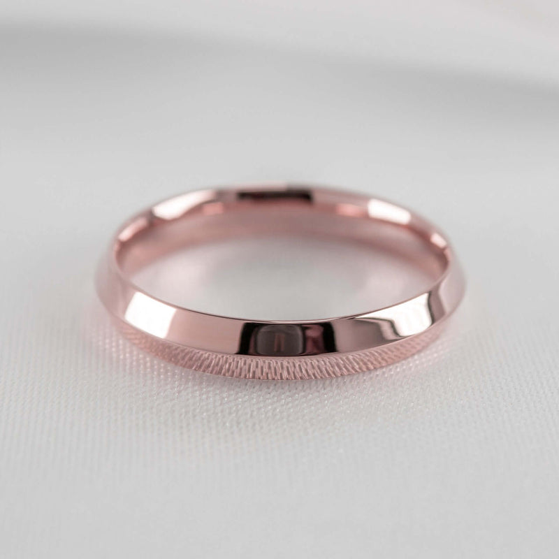 The Flynn Knife Edge Wedding Ring - Lisa Robin