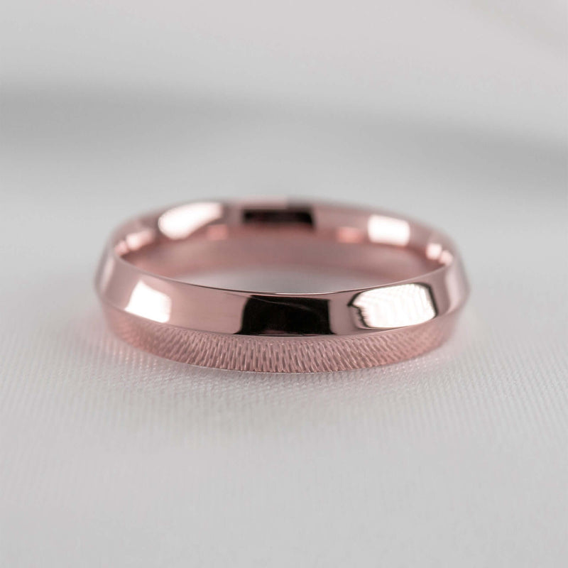 The Flynn Knife Edge Wedding Ring - Lisa Robin