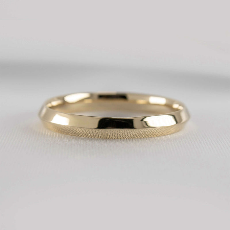 The Flynn Knife Edge Wedding Ring - Lisa Robin