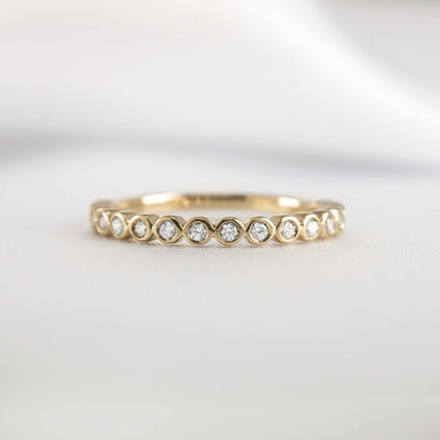 The Frankie Bezeled Diamond Wedding Ring | Lisa Robin#color_18k-yellow-gold