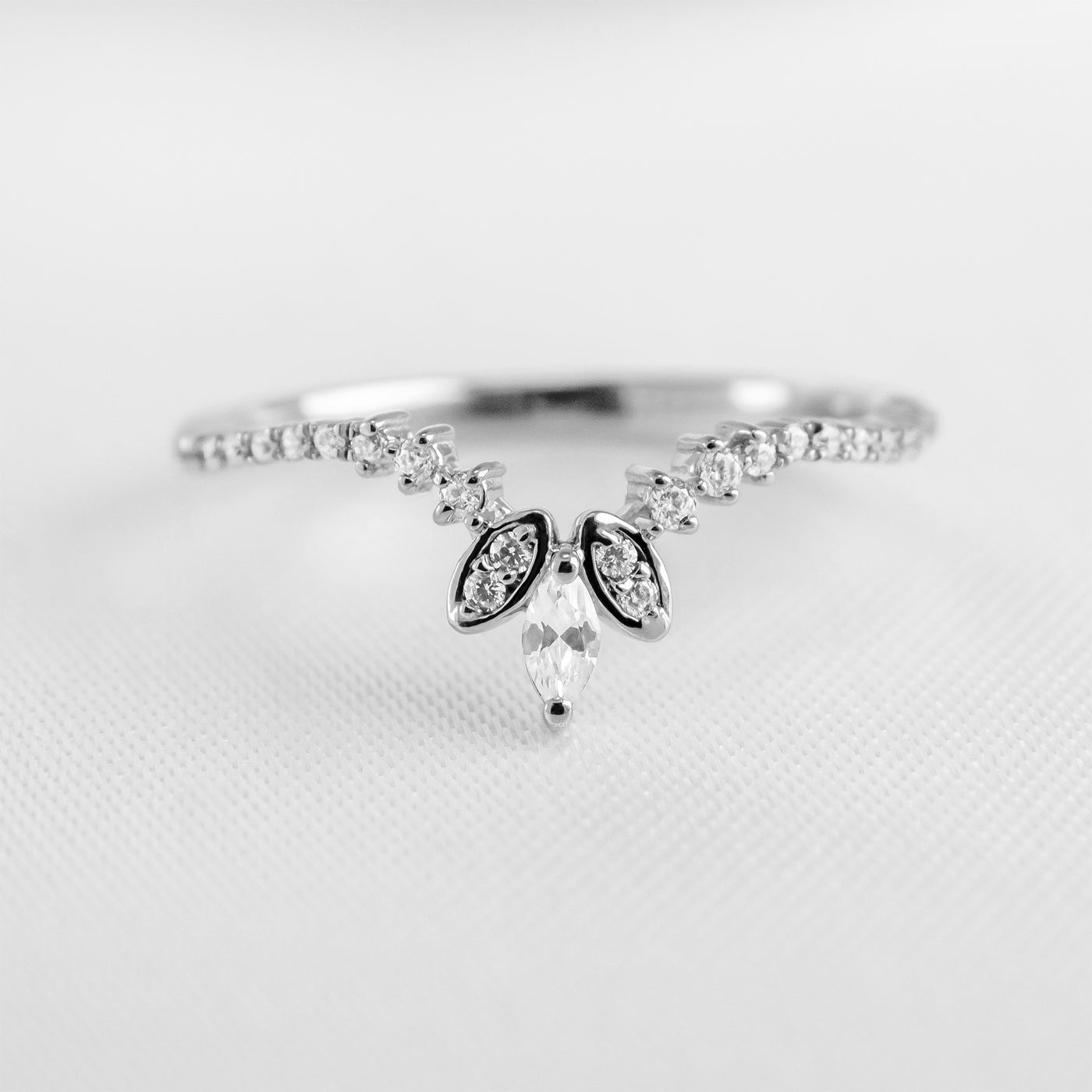 The Halee Diamond Chevron Wedding Ring - Lisa Robin#color_14k-white-gold
