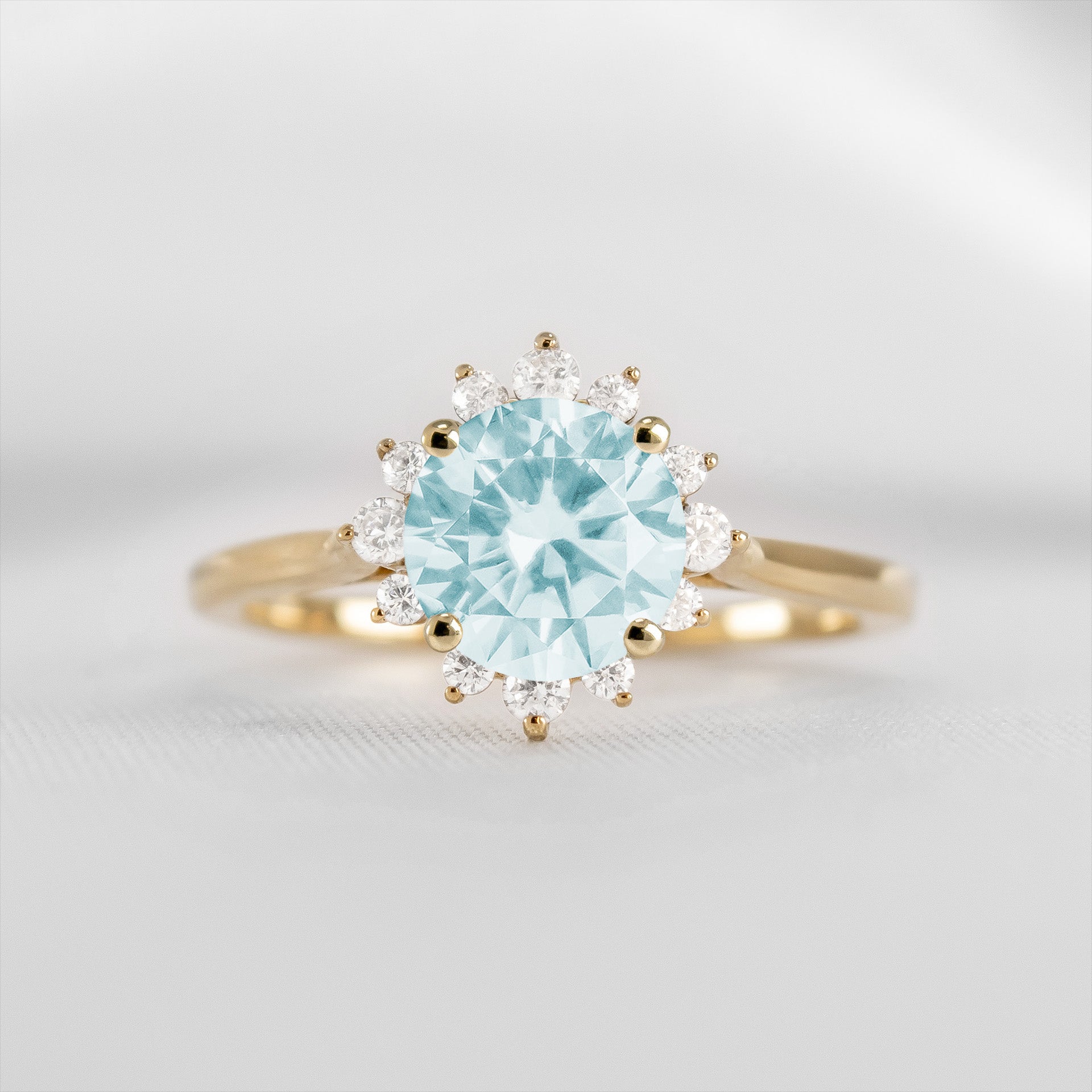 Shown in 1.0 carat Aquamarine* The Jaylin Aquamarine with Diamond Halo Engagement Ring / Lisa Robin#color_14k-yellow-gold