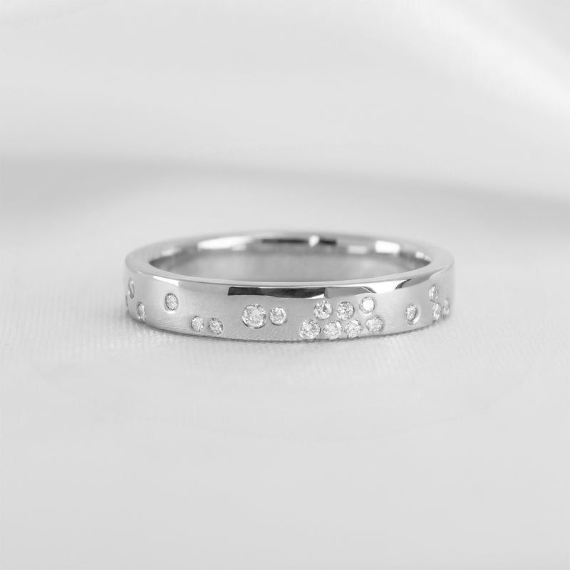 The Jordan Narrow Scatter Diamond Ring - Lisa Robin