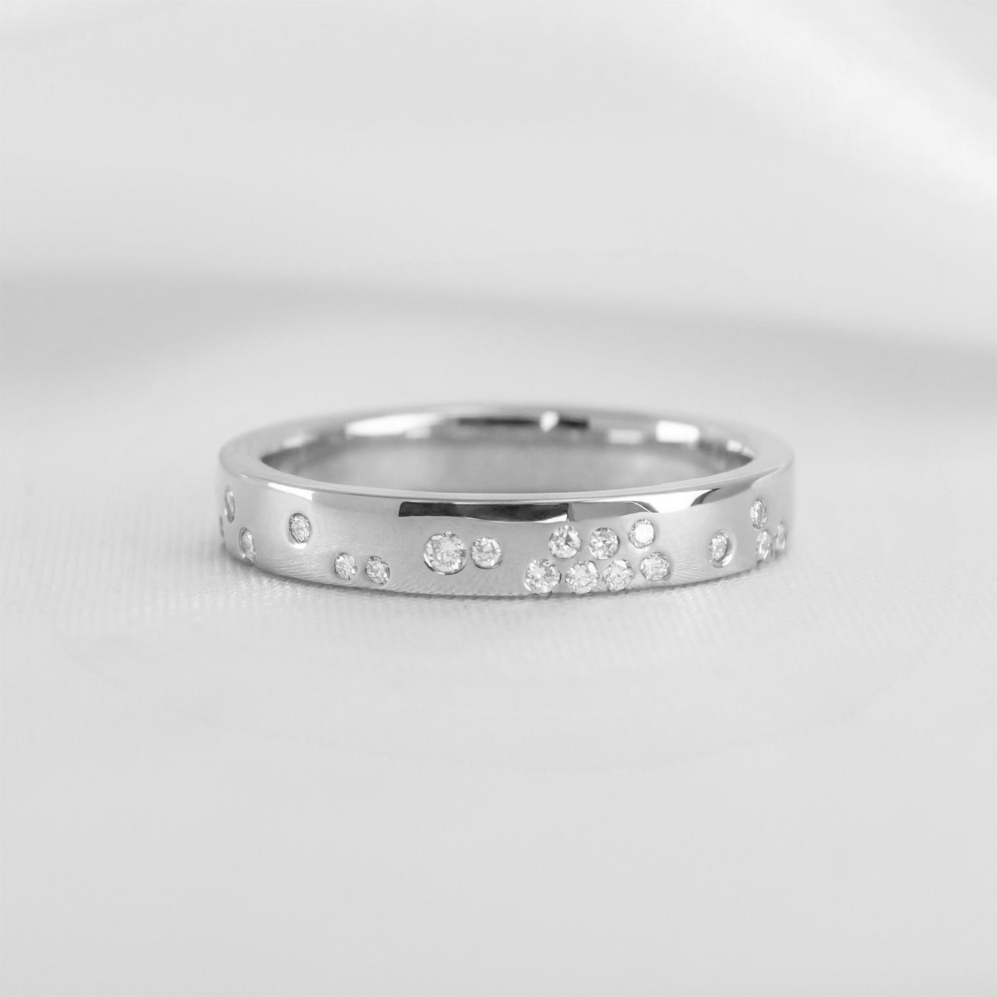 The Jordan Narrow Scatter Diamond Ring | Lisa Robin#color_platinum