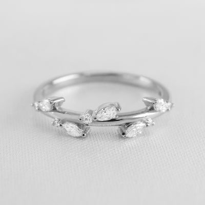 The Kaliko Diamond Wedding Ring - Lisa Robin