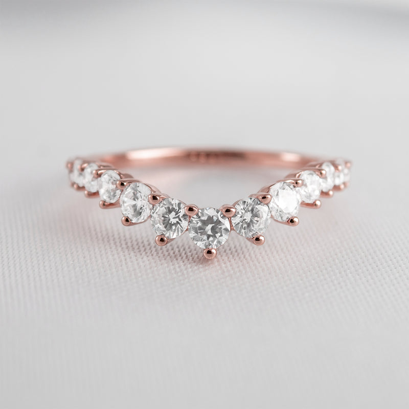 The Kendall Curved Diamond Wedding Ring | Lisa Robin