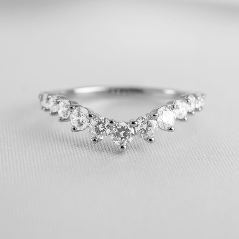 The Kendall Curved Diamond Wedding Ring | Lisa Robin