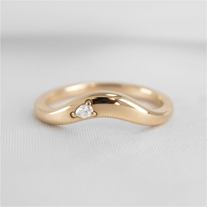 The Kiran Curved Chunky Wedding Ring with pear Diamond | Lisa Robin