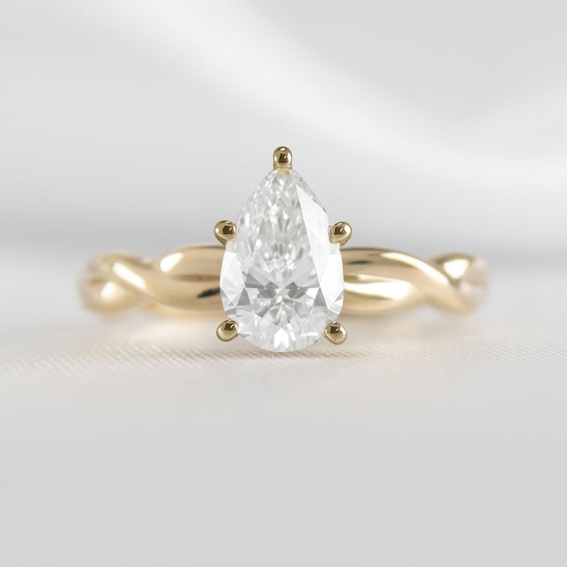 The Leila Twist Engagement Ring