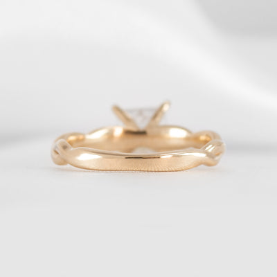Shown in 1.3 Carat Diamond* The Leila Twist Engagement Ring | Lisa Robin#color_14k-yellow-gold