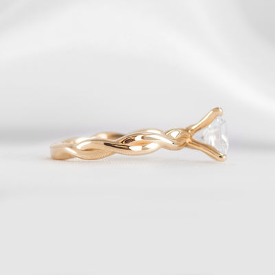 Shown in 1.3 Carat Diamond* The Leila Twist Engagement Ring | Lisa Robin#color_14k-yellow-gold
