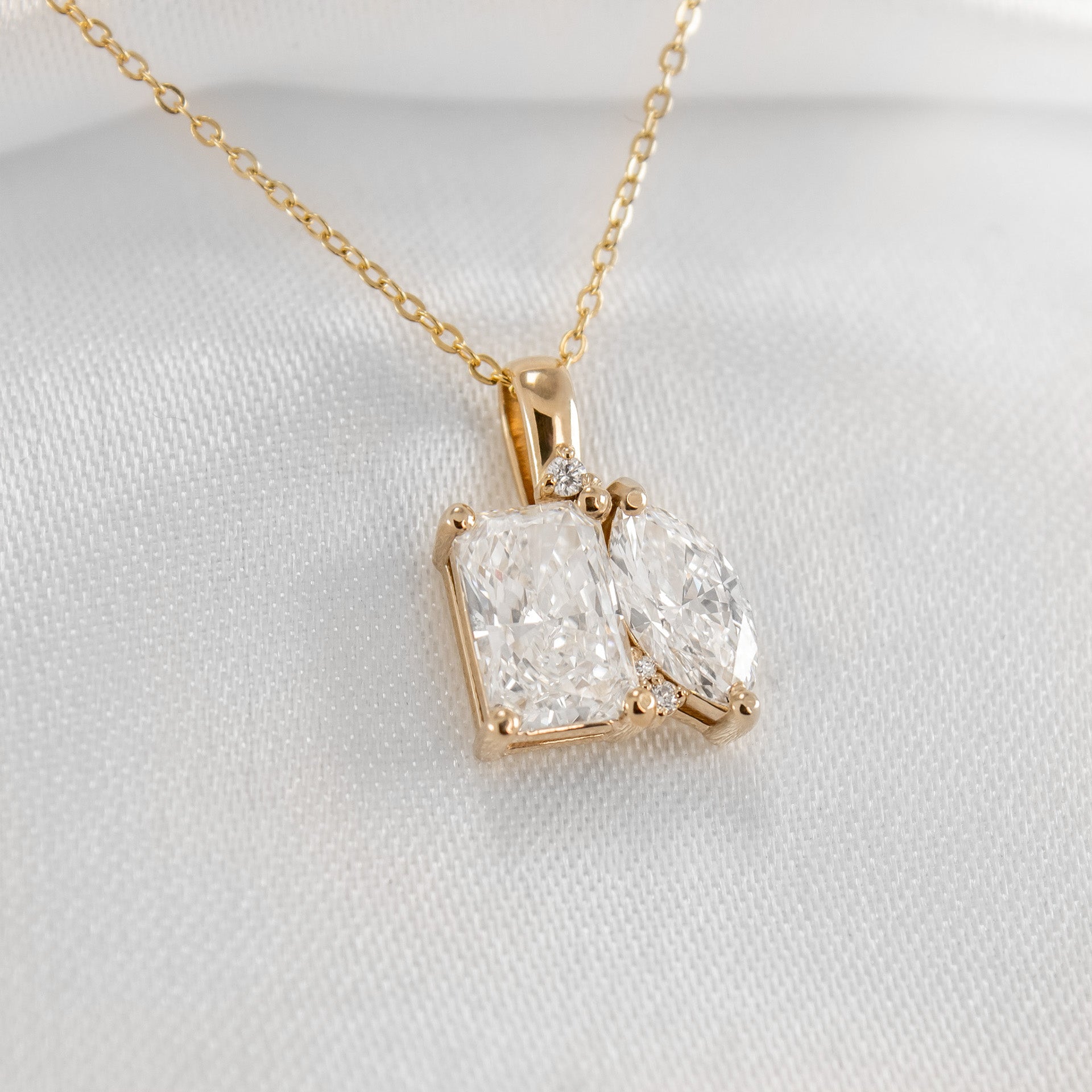 Shown in 2.5 cttw * The Lyric Toi et Moi Princess and the Pear Necklace | Lisa Robin#color_14k-yellow-gold