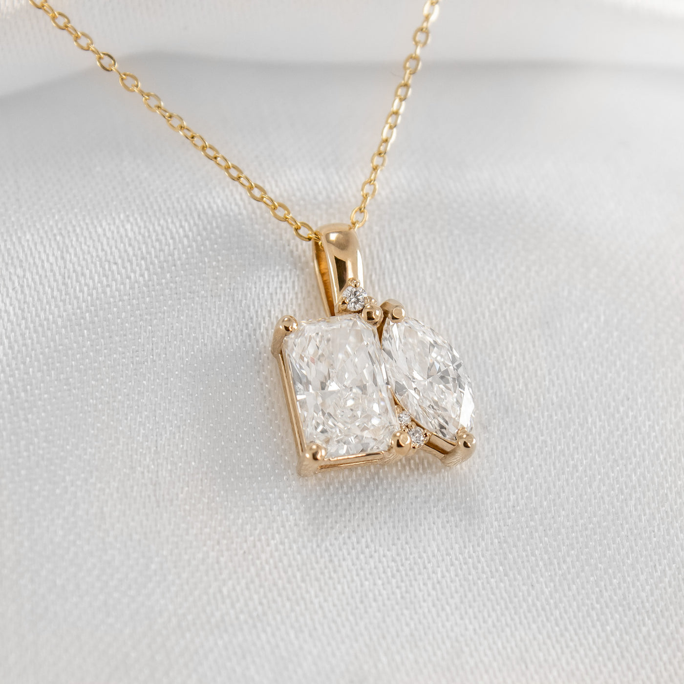 Shown in 2.5 cttw * The Lyric Toi et Moi Princess and the Pear Necklace | Lisa Robin#color_14k-yellow-gold