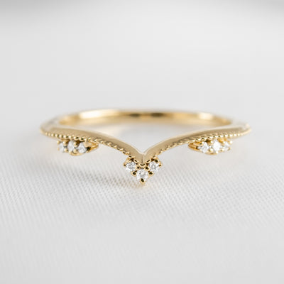 The Matilda Vintage Chevron Wedding Ring | Lisa Robin#color_18k-yellow-gold