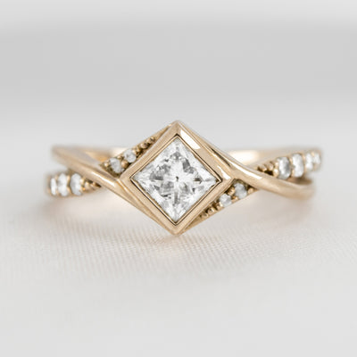 Show in 1 Carat * The Oakley Twist Princess Cut Diamond Engagement Ring | Lisa Robin#color_14k-yellow-gold