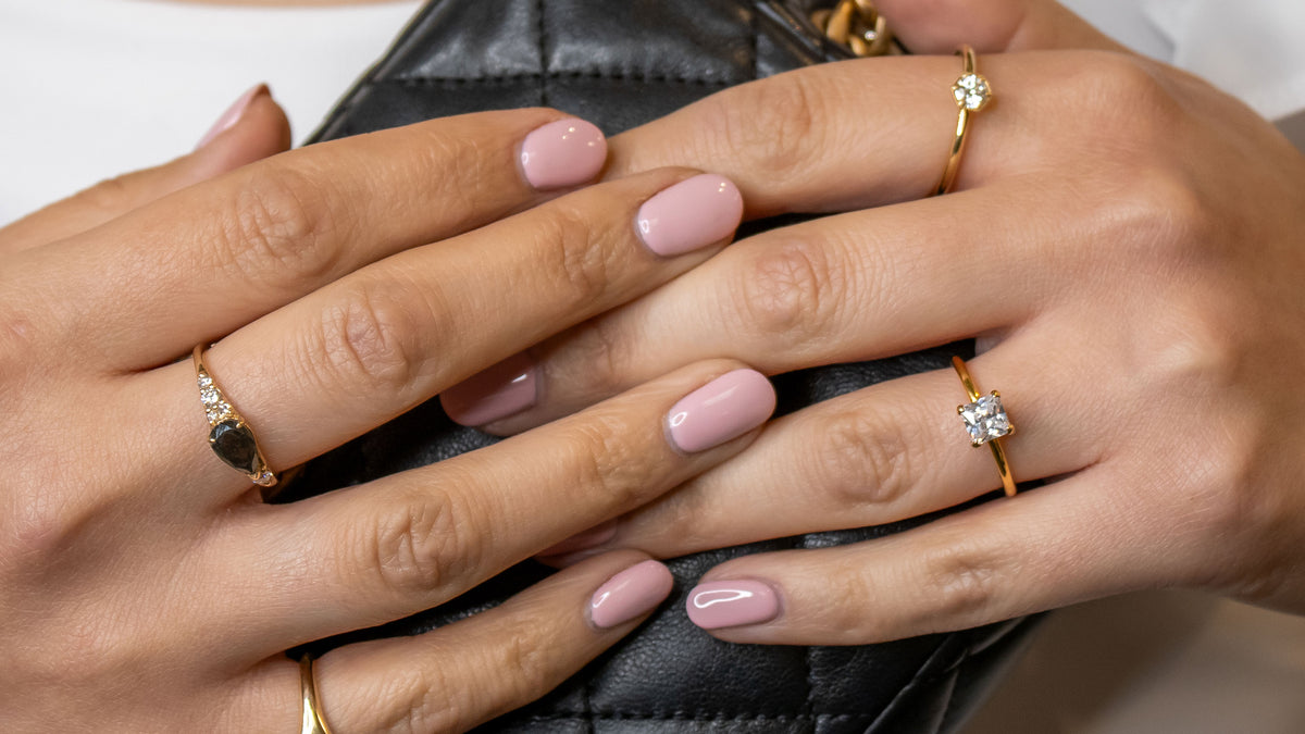 The Peyton salt and peper diamond ring on model | Lisa Robin