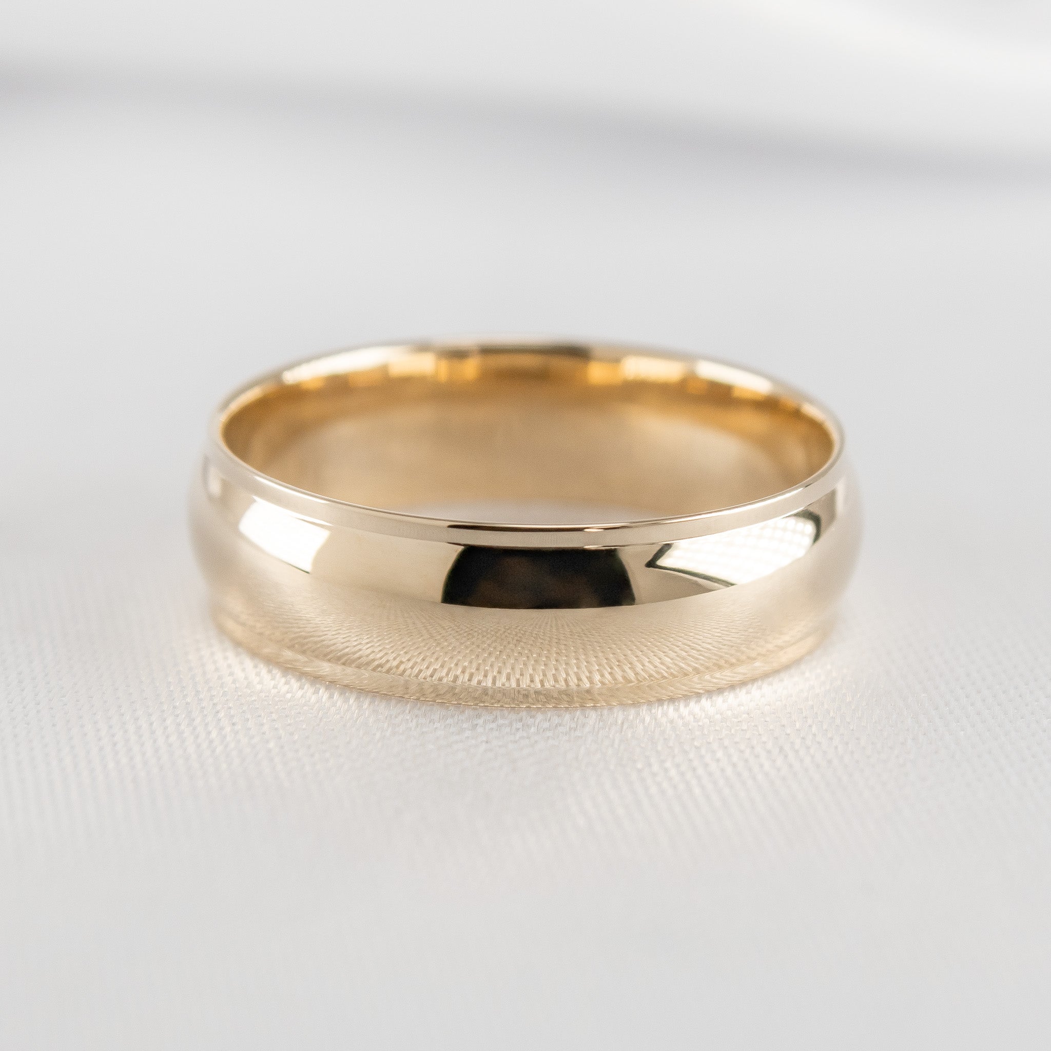 The Percy Domed Step Edge Wedding Ring | Lisa Robin#color_14k-yellow-gold