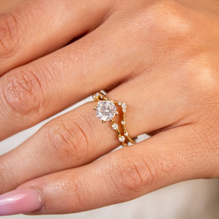 The Maeve Chevron Wedding Band