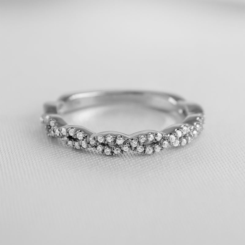 The Quinn Twist Wedding Ring - Lisa Robin