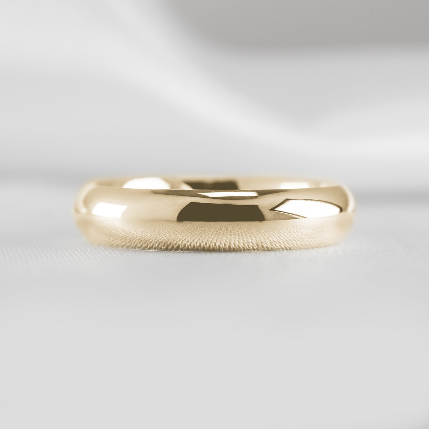 The Tanner Wedding Ring 6mm | Lisa Robin#color_10k-yellow-gold