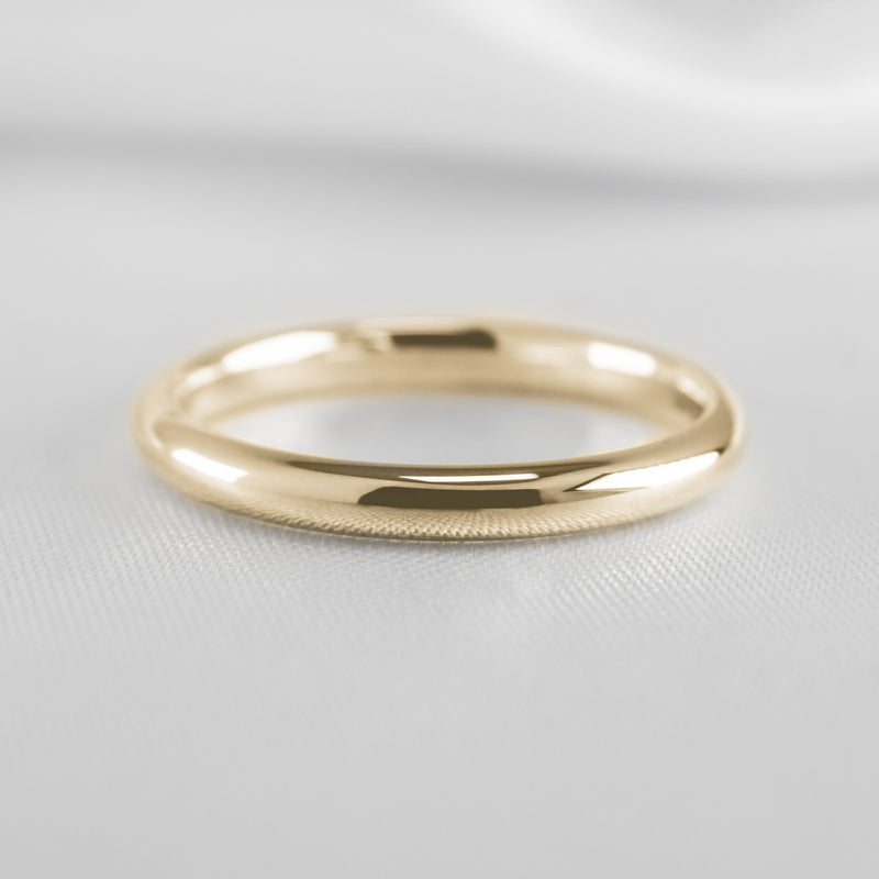 The Tanner Gold Wedding Ring 4mm | Lisa Robin