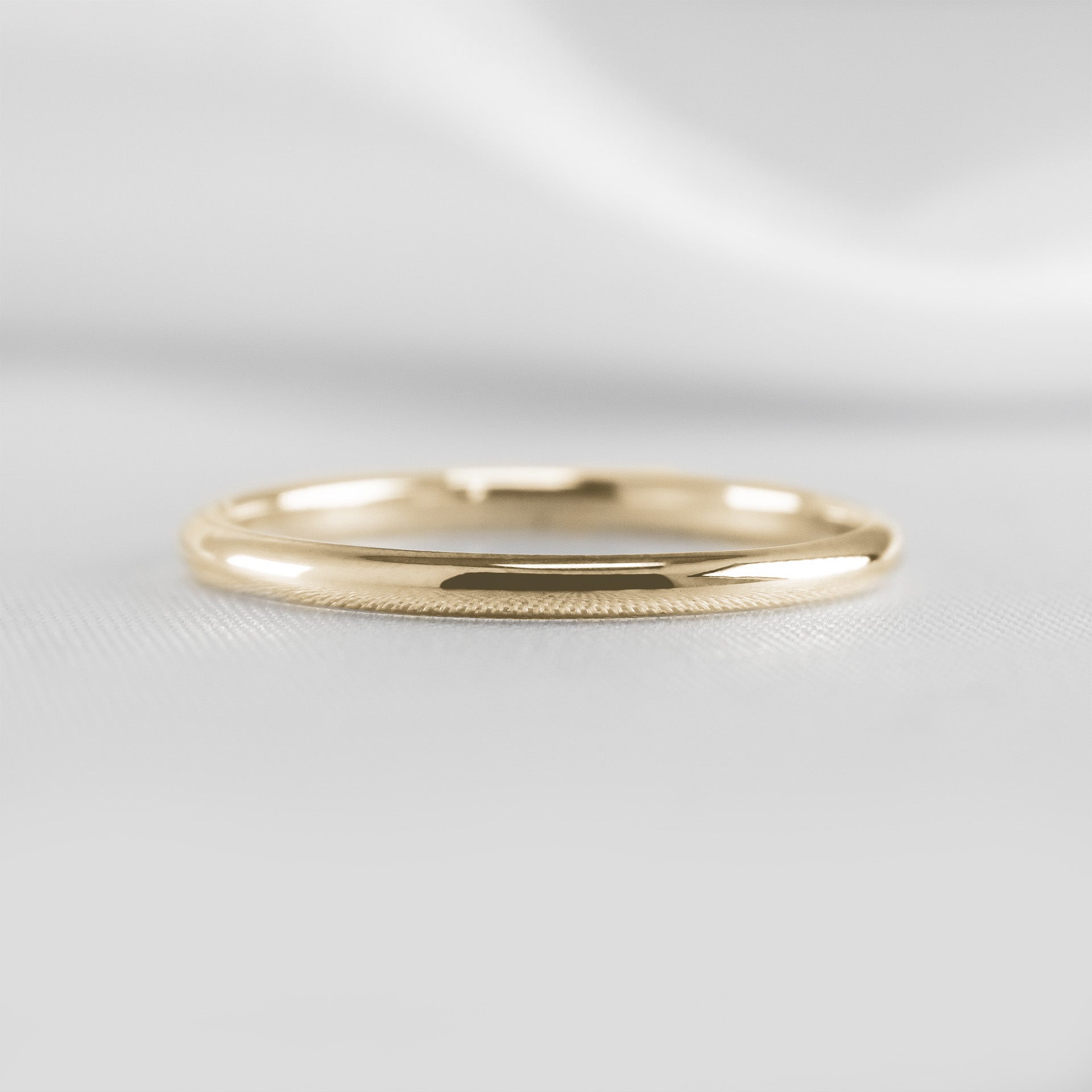 The Tanner Gold Wedding Ring 2mm | Lisa Robin#color_10k-yellow-gold