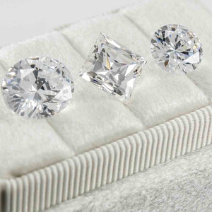 Three Diamonds on White Velvet | Lisa Robin
