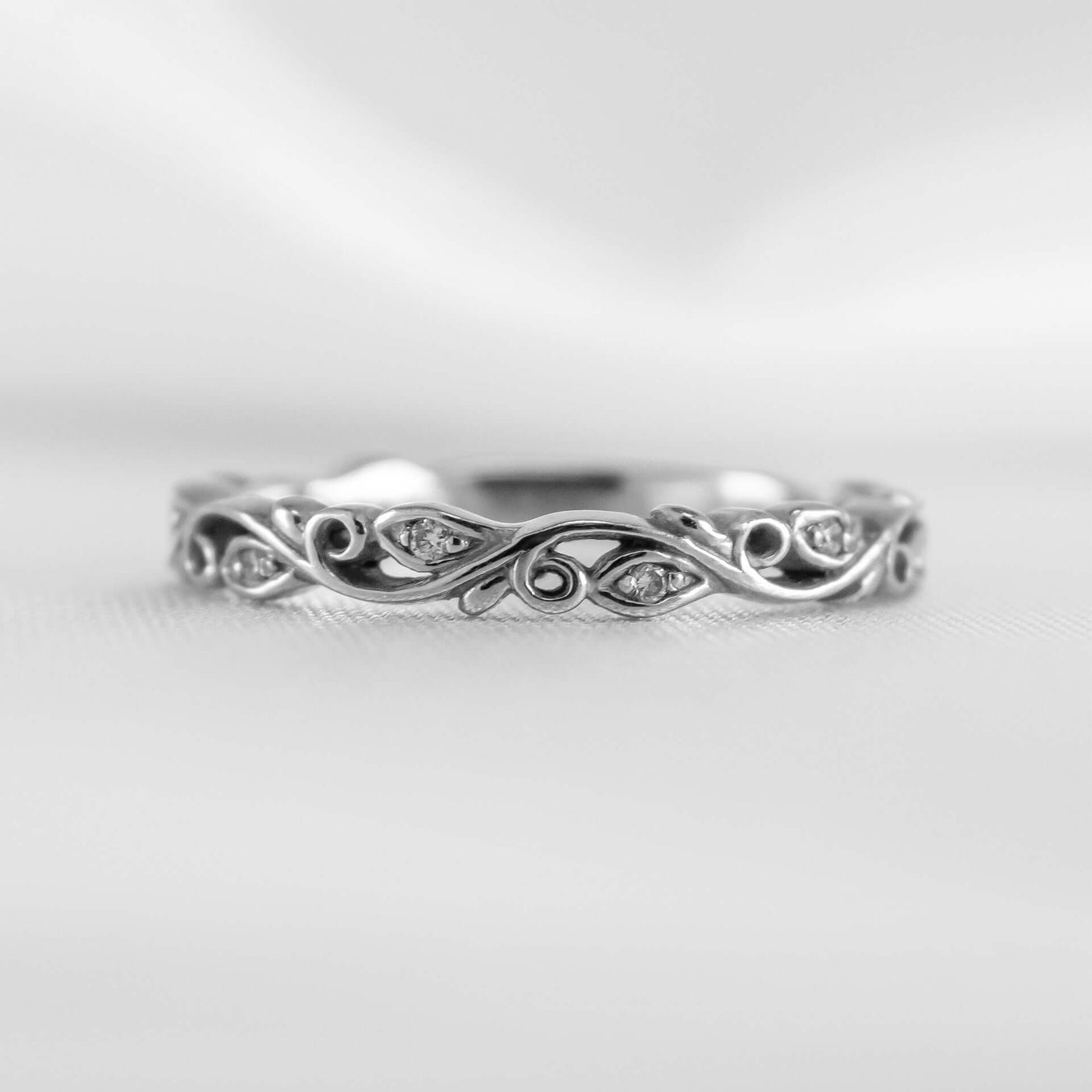 Vintage Floral Diamond Wedding Ring#color_18k-white-gold