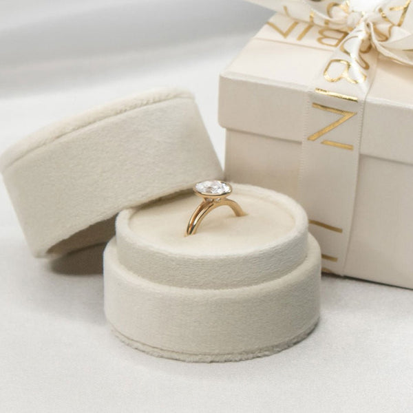 Love ring Present Box ブラウス White_Box_1close-crop-