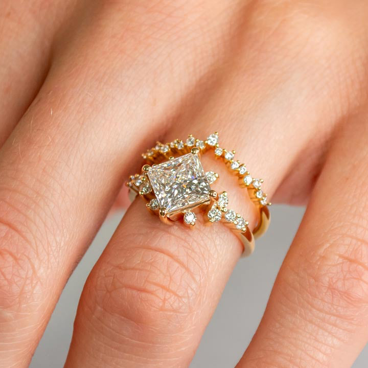 The Twilight Curved Scatter Diamond Wedding Ring